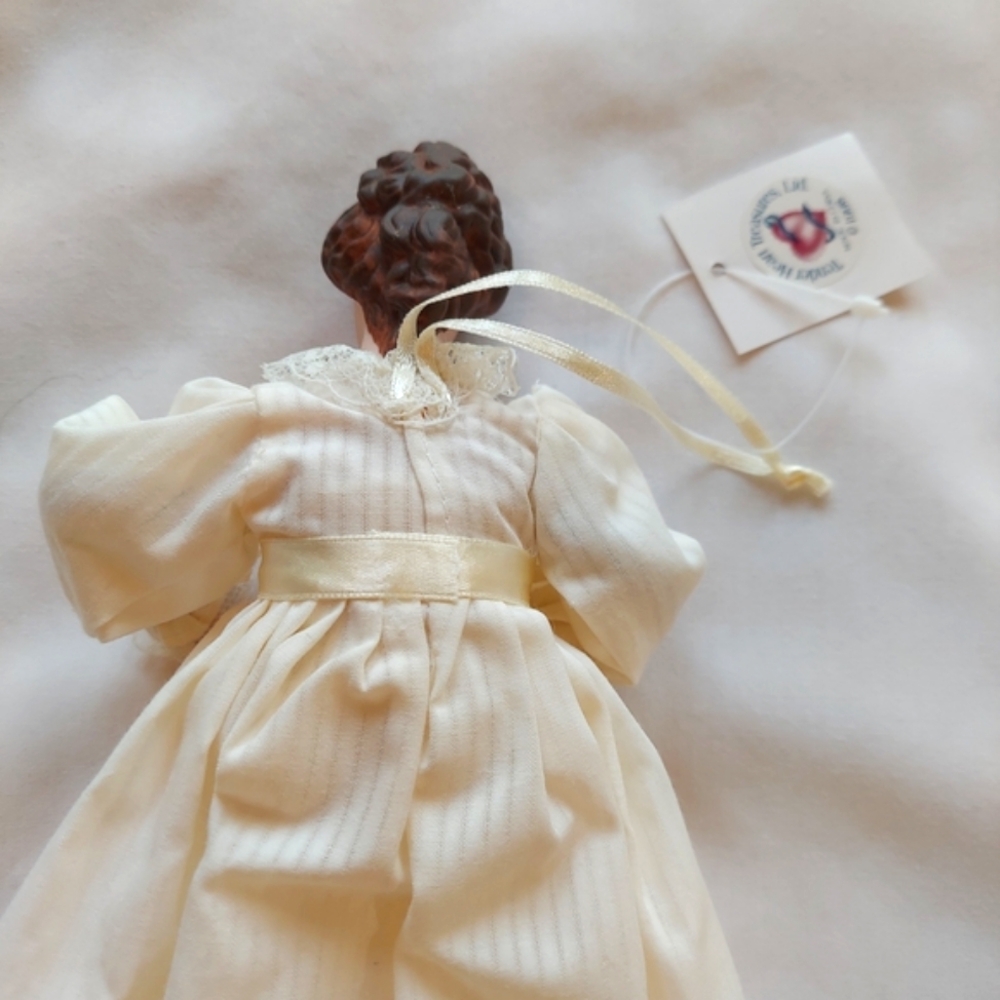 Vintage Victorian Lady Doll-Ornament Porcelain Head & Hands NWT Beige/Mauve Rose - Picture 5 of 12
